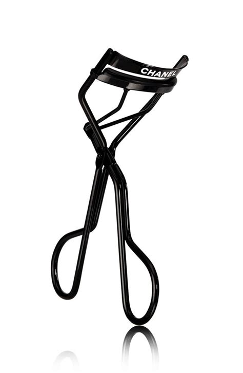 chanel eyelash curler black.